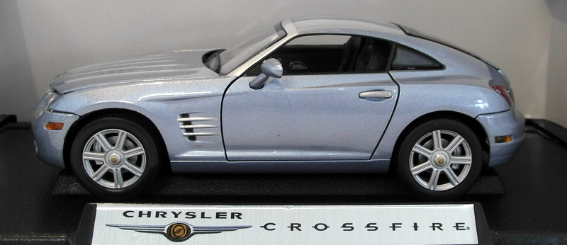 Motormax 1/18 scale Diecast - 73121 Chrysler Crossfire Light metallic blue