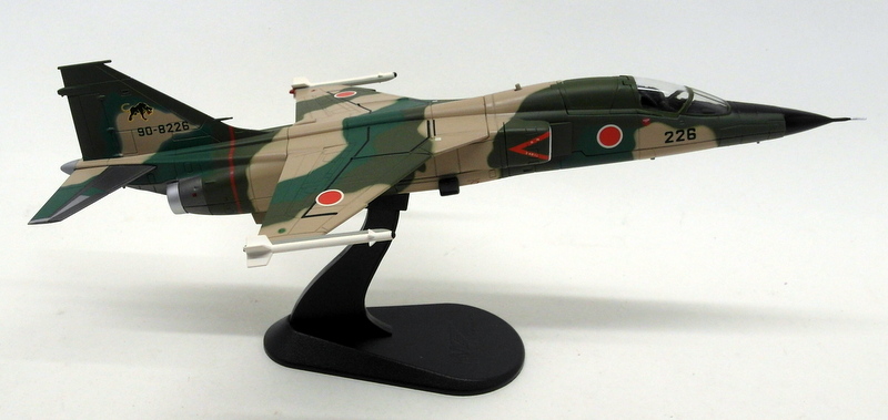 Hobbymaster 1/72 HA3402 Japan F-1 Jet Fighter / T-2 Trainer 90-8226 8th Sqn