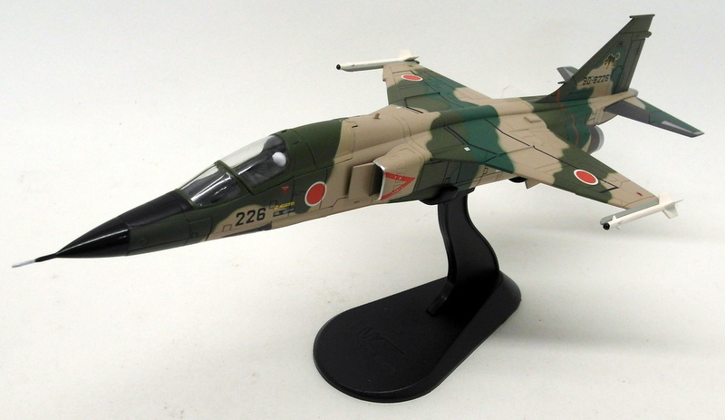 Hobbymaster 1/72 HA3402 Japan F-1 Jet Fighter / T-2 Trainer 90-8226 8th Sqn