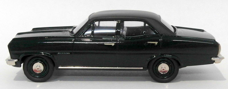 Lansdowne Models 1/43 Scale LDM38 - 1971 Vauxhall PC Viscount - Green/Black