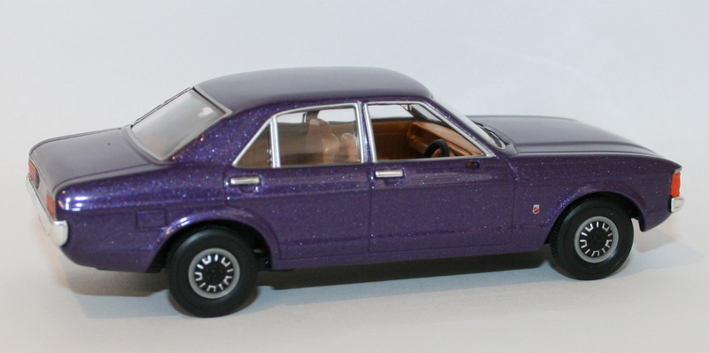 Vanguards 1/43 Scale Diecast VA05208 - Ford Granada MK1 - Purple Velvet