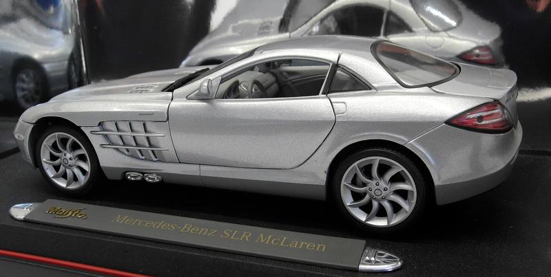 Maisto 1/18 Scale Diecast - 36653 Mercedes Benz SLR McLaren Silver