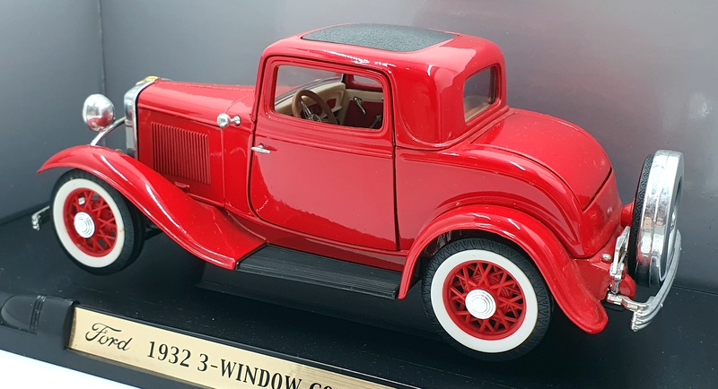 Road Signature 1/18 Scale Diecast 92248 Ford 1932 3-Window Coupe