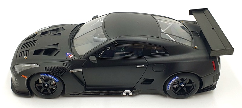 Autoart 1/18 Scale Diecast 81077 - Nissan GT-R FIA GT1 2010 - Matt