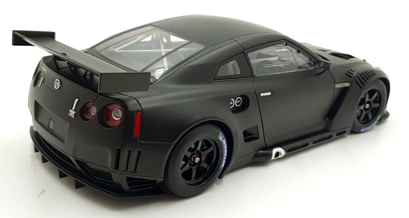 Autoart 1/18 Scale Diecast 81077 - Nissan GT-R FIA GT1 2010 - Matt