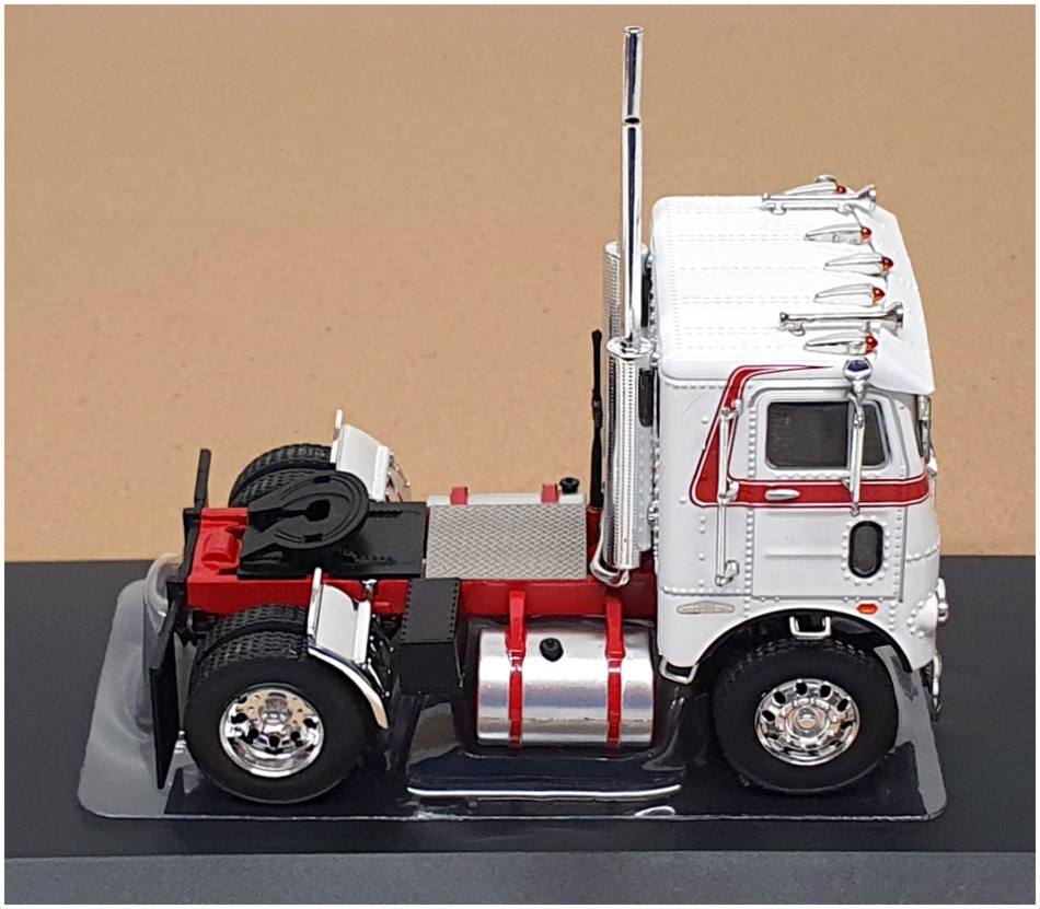 Camion tracteur Freightliner COE de 1976 au 1/43 de IXO TR128