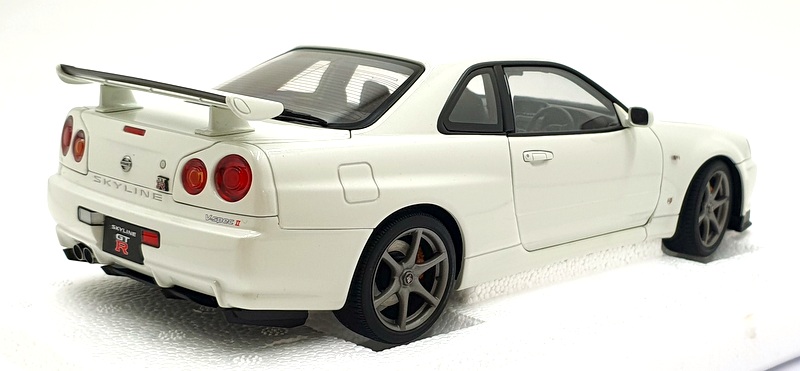Autoart 1/18 Scale Diecast 77406 - Nissan Skyline GT-R (R34) V