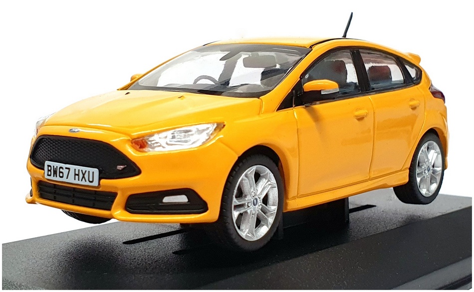 Vanguards 1/43 Scale VA15302 - Ford Focus Mk3 ST - Tangerine Scream