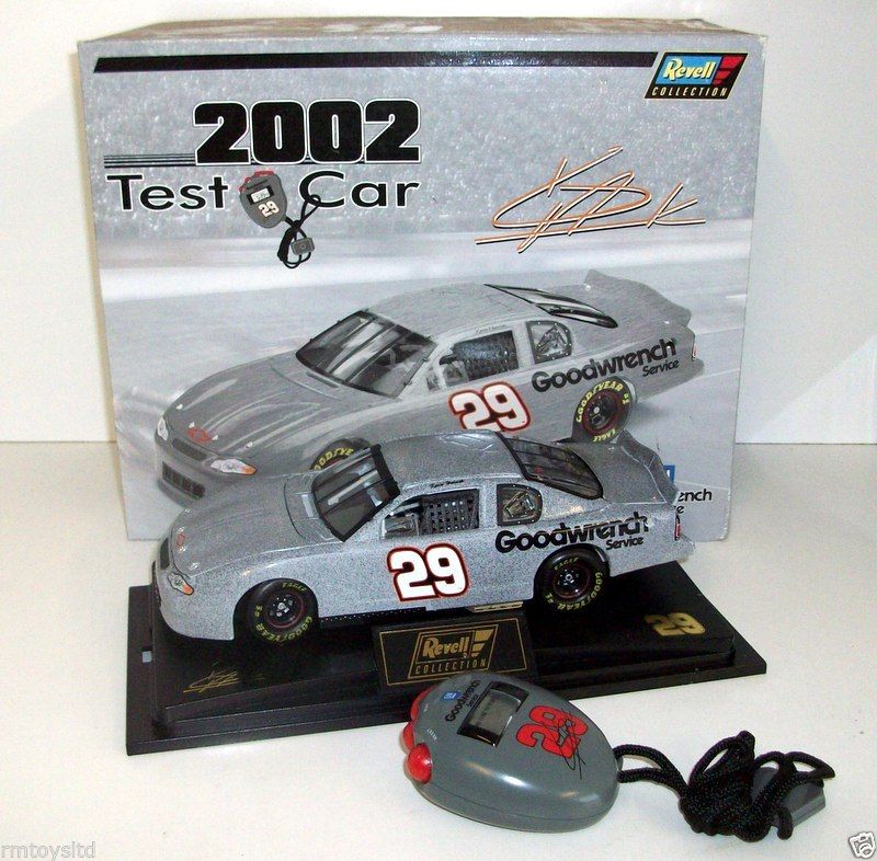 オーダー Revell 1/24 Scale Diecast 102307 2002 Test Car Chevrolet Monte