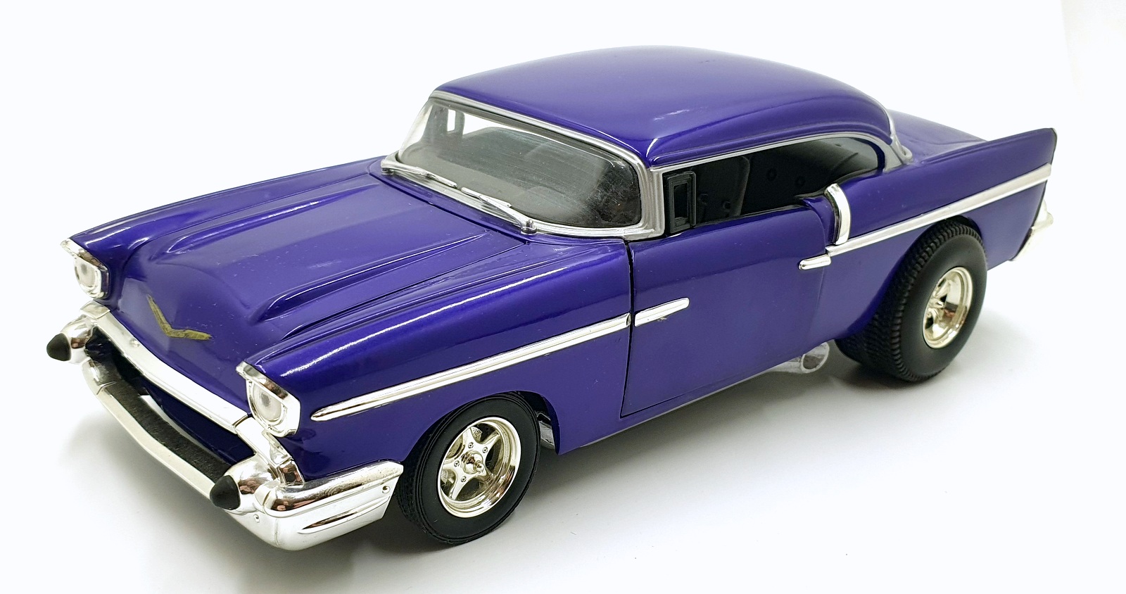 Hot Wheels 1/18 Scale Diecast 14126S - 1957 Chevrolet 'Chevy' - Purple