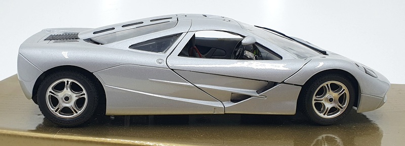 Guiloy 1/18 Scale Diecast 67504 - McLaren F1 GTR Prototype - Gris Satin (Silver)