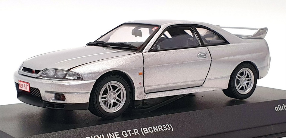 【国内配送】 Kyosho (BNCR33 GT-R Skyline Nissan - 03341NU Scale 1/43 ミニカー