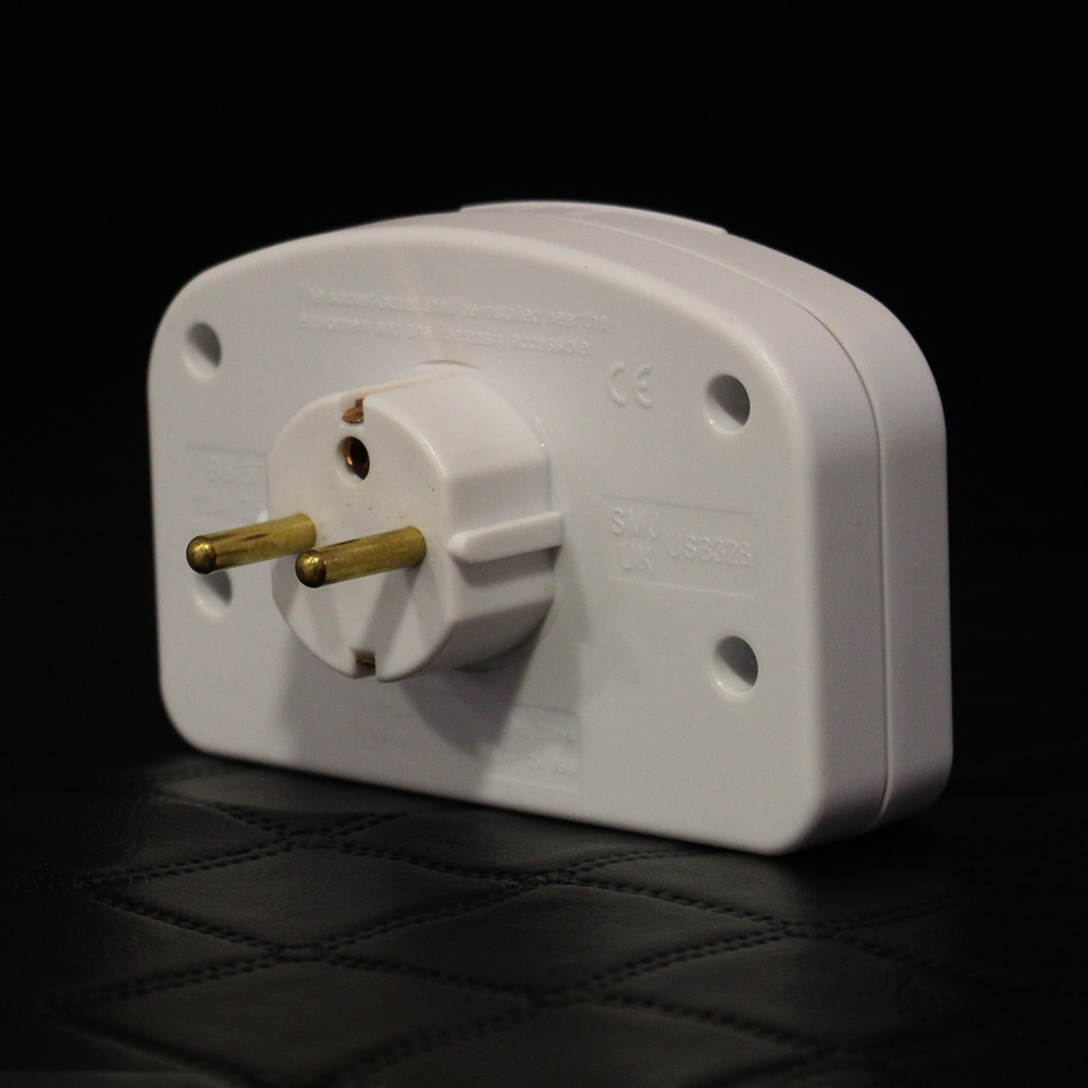 Egypt to UK plug adaptor, converter includes 2 x usb ports for