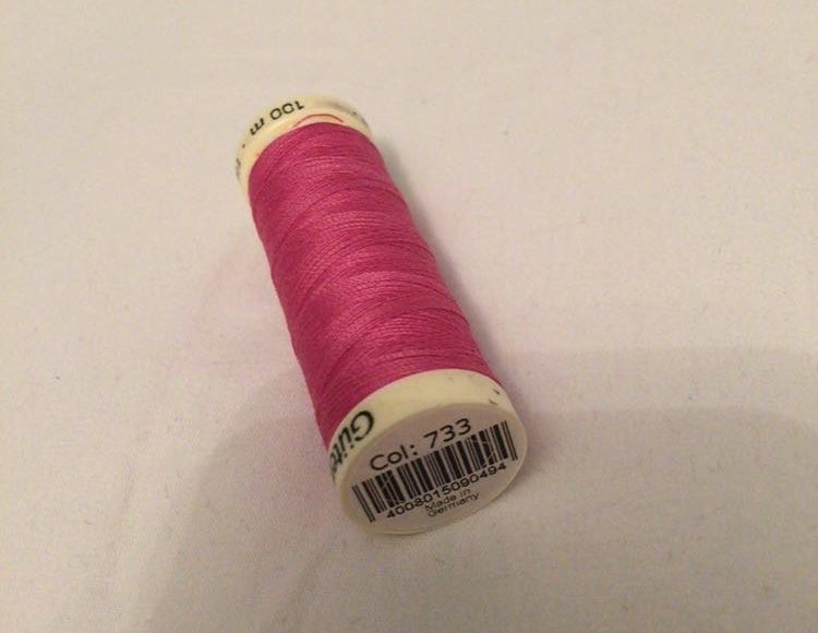 Gutermann Pink Sew All Thread 100m (372)