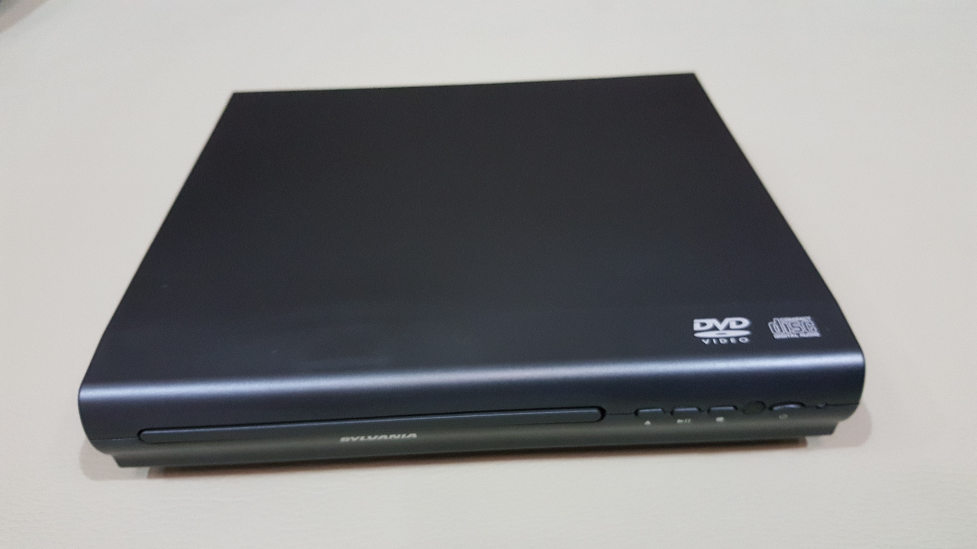 Sylvania 1058 compact DVD player Multi Region 0 5v plays all DVDs