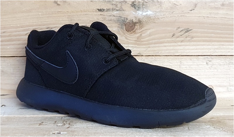 black roshe trainers