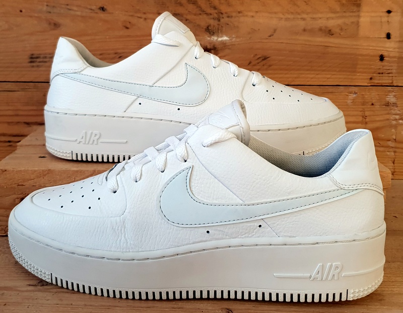 air force 1 sage trainers white