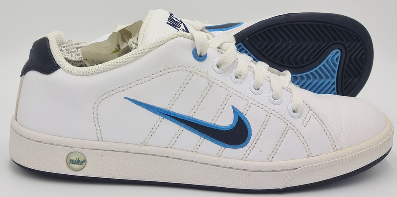 white leather trainers nike