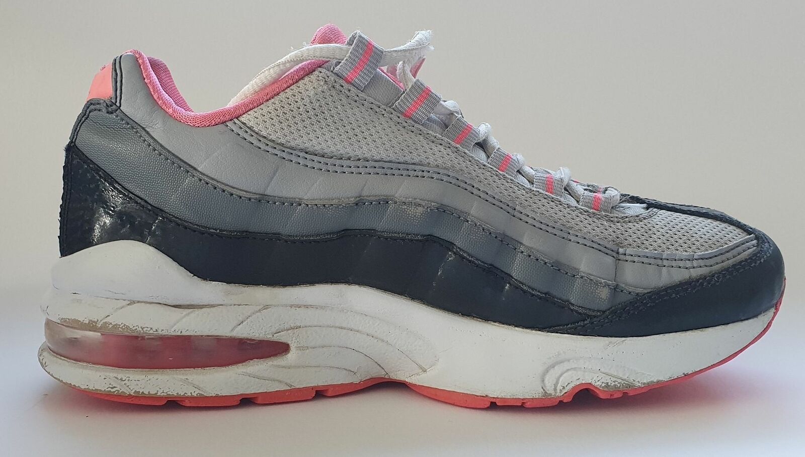 nike air max 95 se trainers in pink