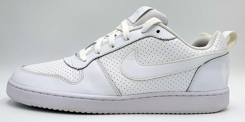 nike court low trainers