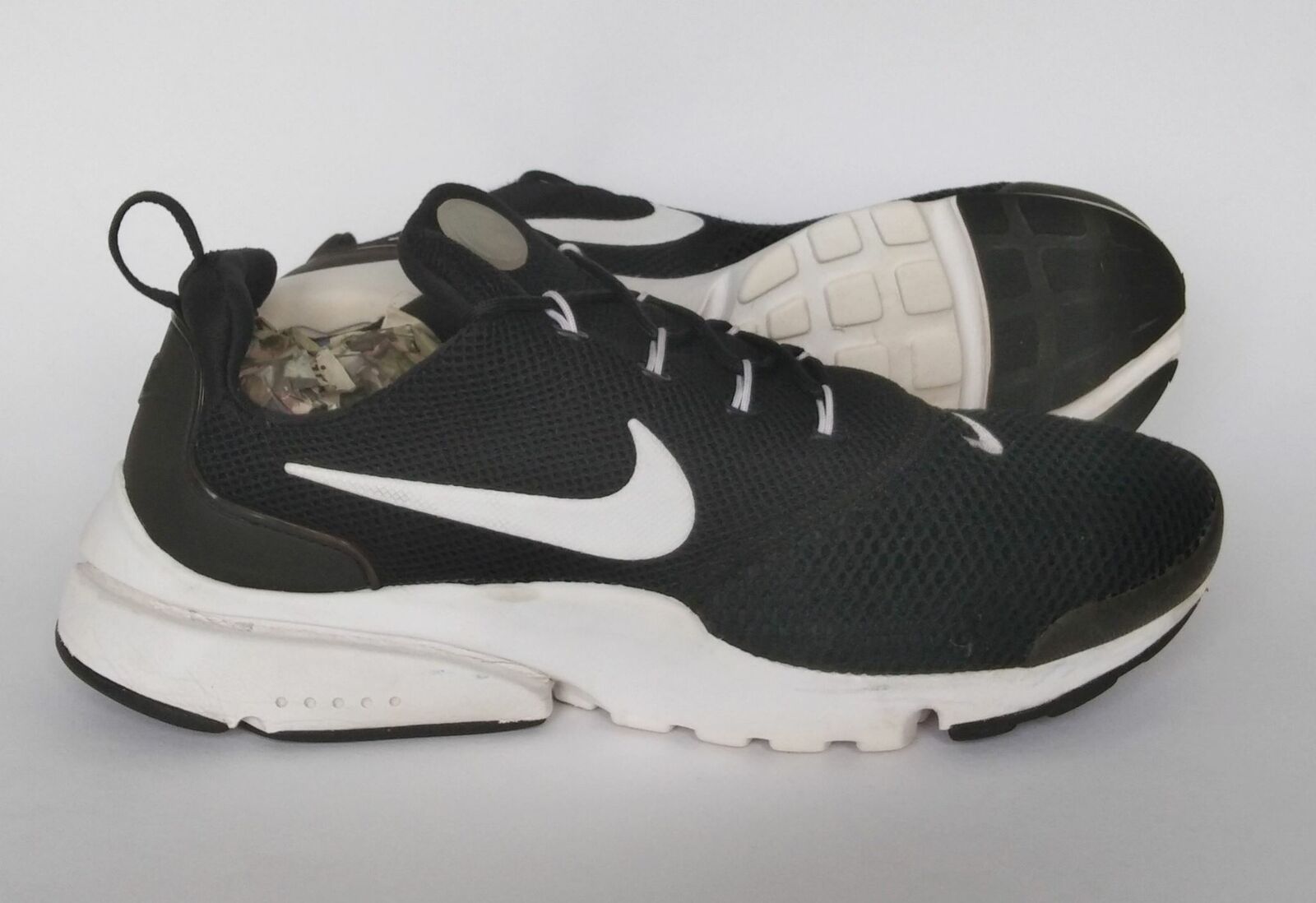 presto fly black white