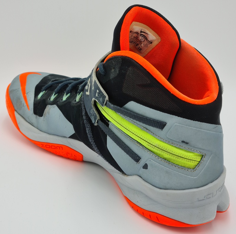 le bron james trainers